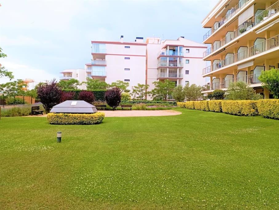 Apartamento En Primera Linea De Mar Roses Zewnętrze zdjęcie